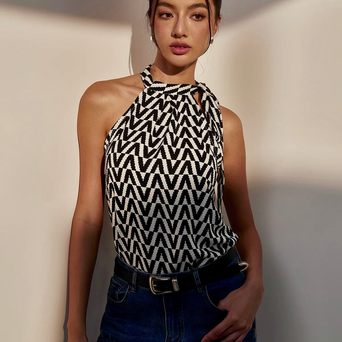 Zigzag Halter Yaka Bluz