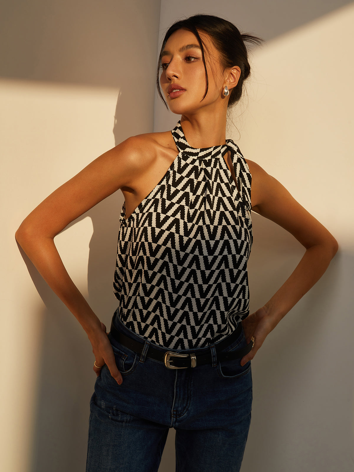 Zigzag Halter Yaka Bluz