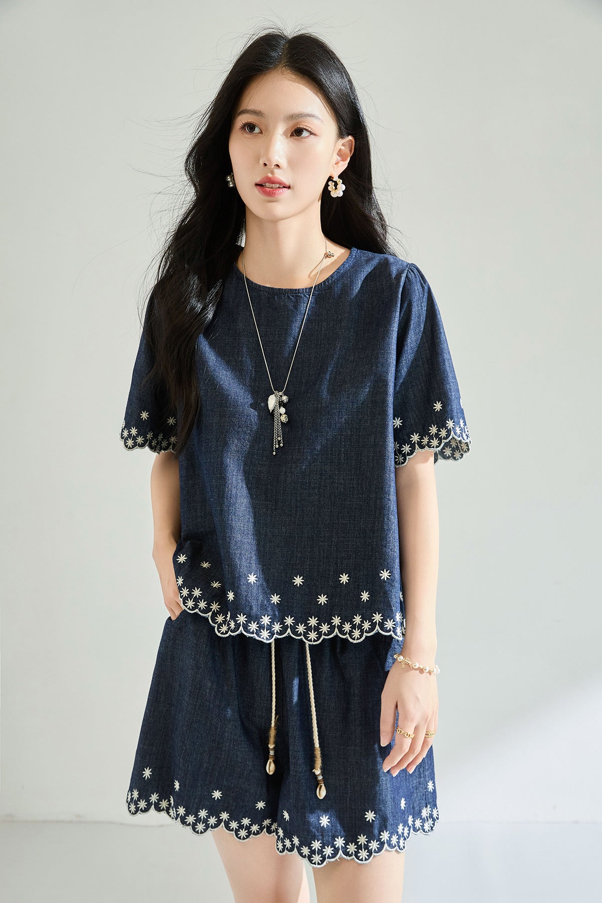 Rivelle Nakış Detaylı Denim Şort Takımı
