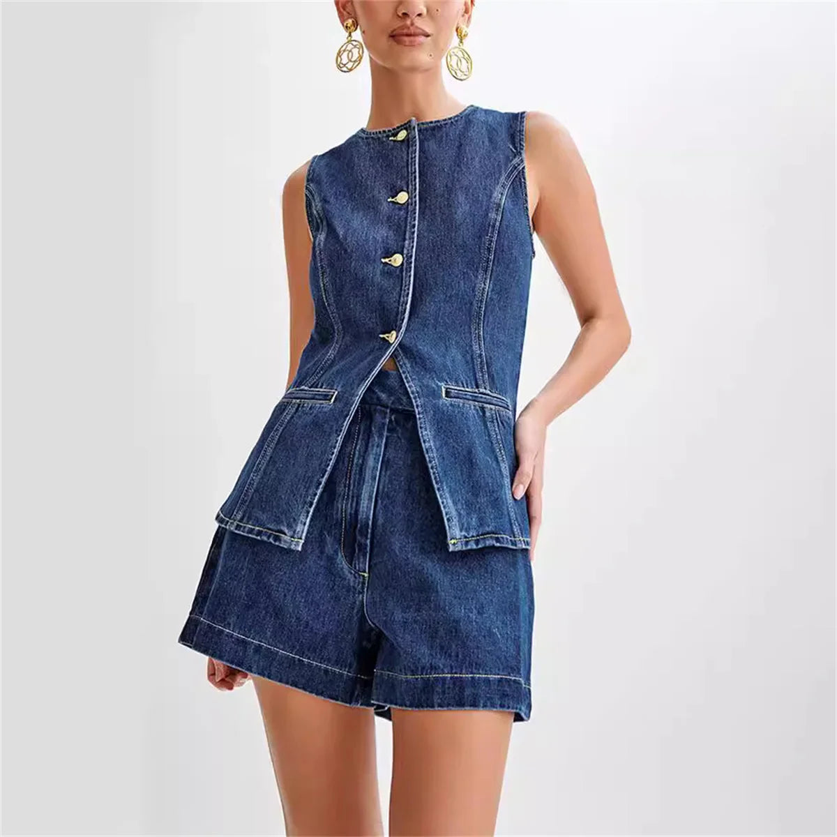 Yazlık Denim Yelek ve Şort Takımı
