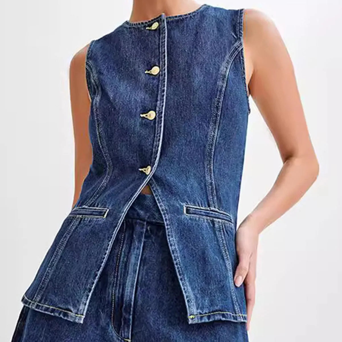 Yazlık Denim Yelek ve Şort Takımı